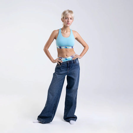Sofia wears a size S