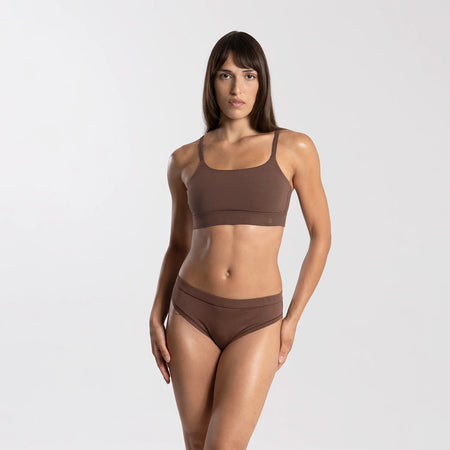 Dayana wears a size S