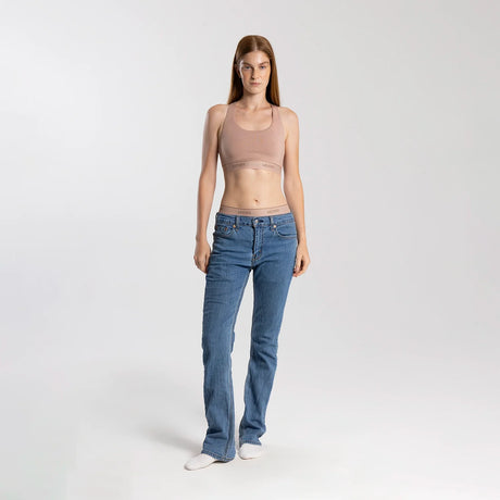 Eliza wears a size S