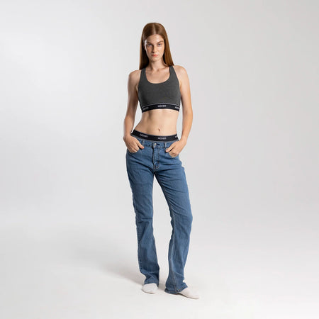 Eliza wears a size S