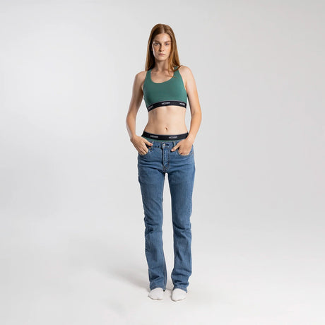 Eliza wears a size S