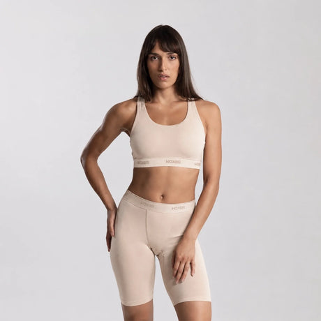 Dayana wears a size S