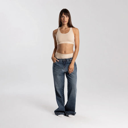Dayana wears a size S