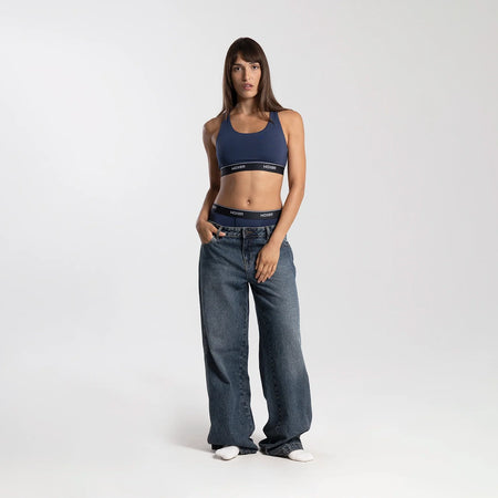 Dayana wears a size S
