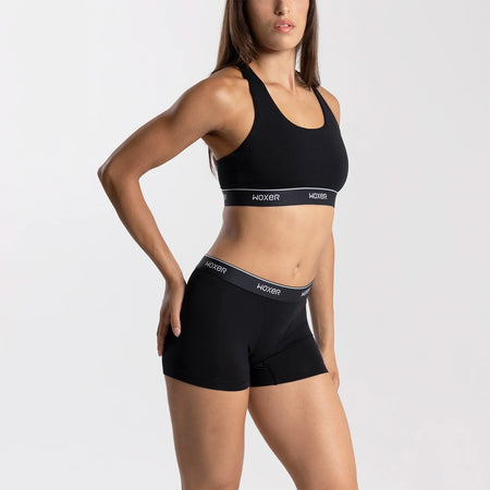 Dayana wears a size S