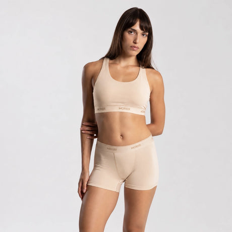 Dayana wears a size S