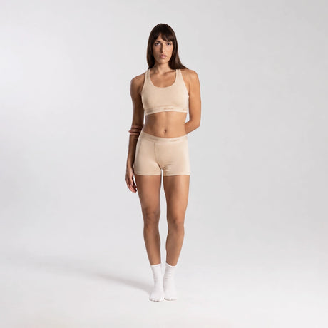 Dayana wears a size S