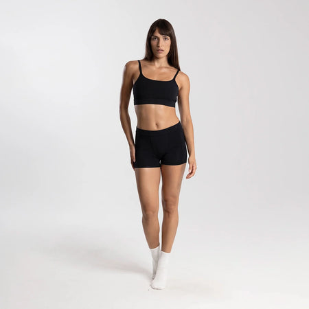 Dayana wears a size S