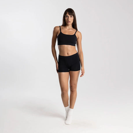 Dayana wears a size S