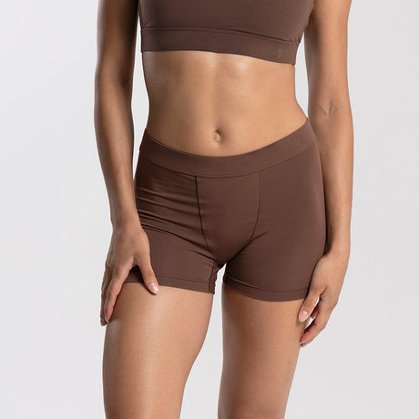 Dayana wears a size S