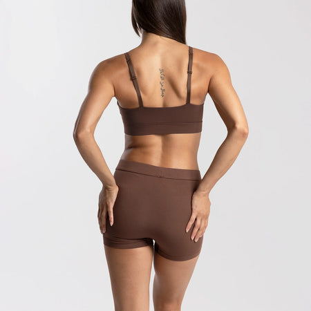 Dayana wears a size S