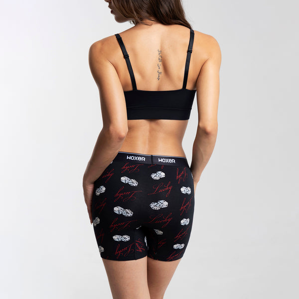 Dayana wears a size S