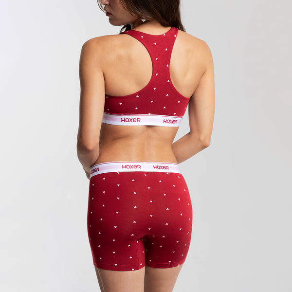 Dayana wears a size S