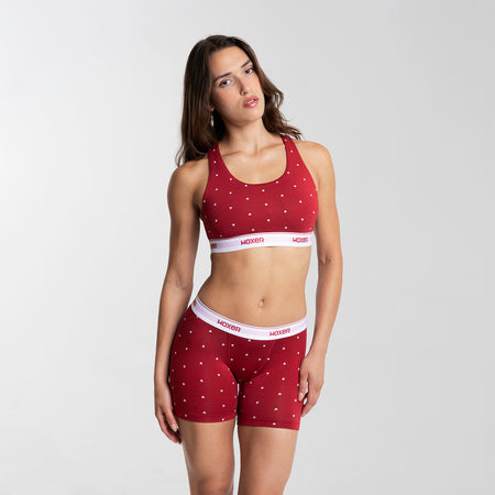 Dayana wears a size S