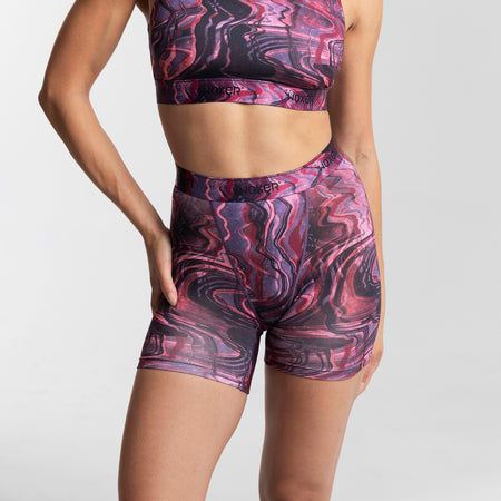 Dayana wears a size S