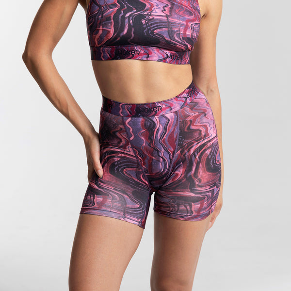 Dayana wears a size S