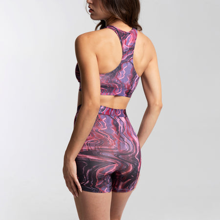 Dayana wears a size S