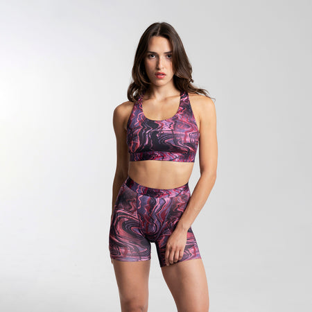 Dayana wears a size S