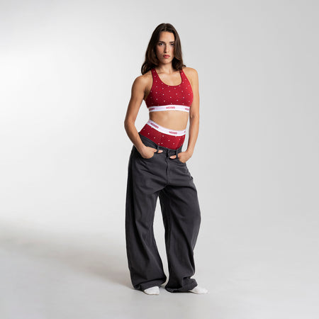 Dayana wears a size S