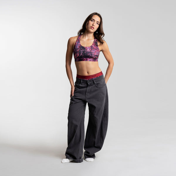 Dayana wears a size S