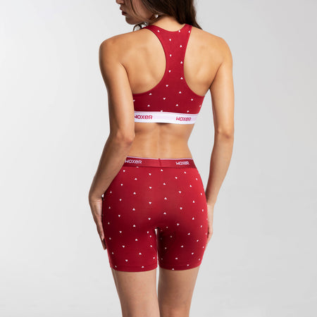 Dayana wears a size S