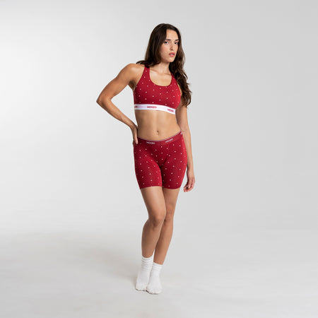 Dayana wears a size S