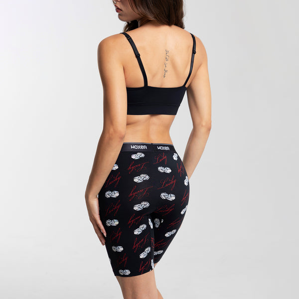 Dayana wears a size S