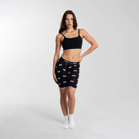 Dayana wears a size S