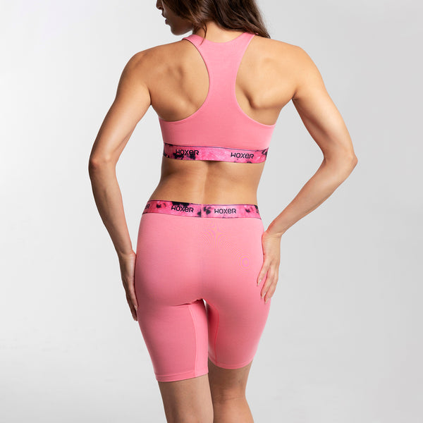 Dayana wears a size S