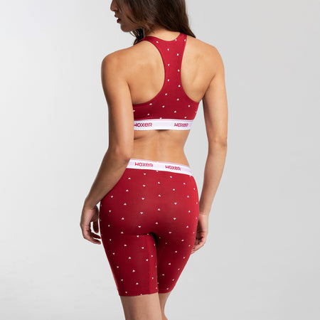 Dayana wears a size S