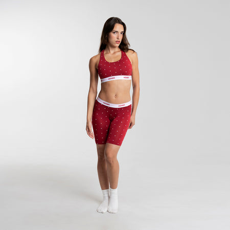 Dayana wears a size S