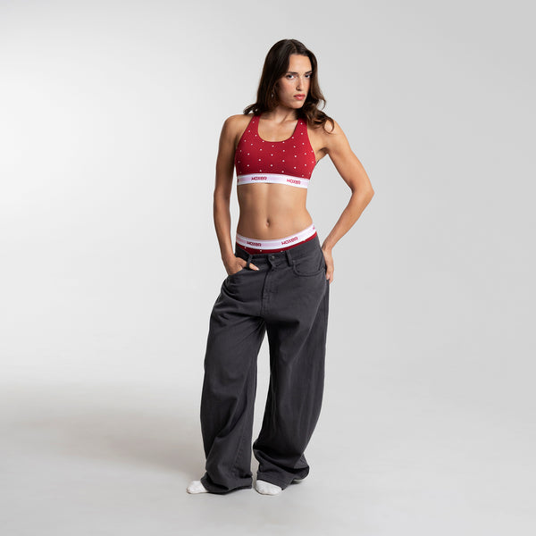 Dayana wears a size S