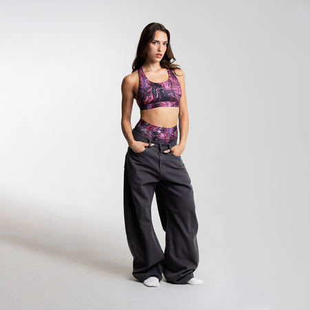 Dayana wears a size S