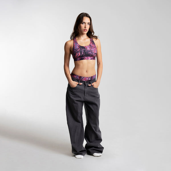 Dayana wears a size S