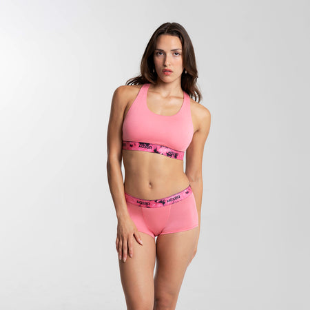 Dayana wears a size S