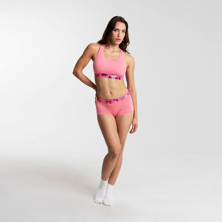 Dayana wears a size S