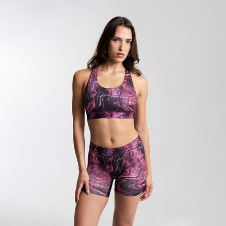 Dayana wears a size S