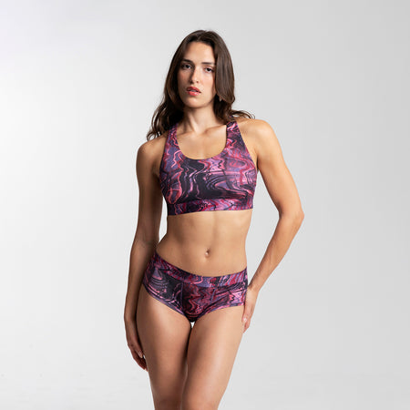 Dayana wears a size S