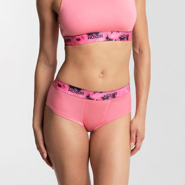 Dayana wears a size S