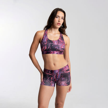 Dayana wears a size S