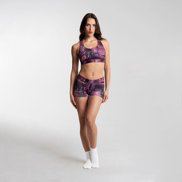 Dayana wears a size S