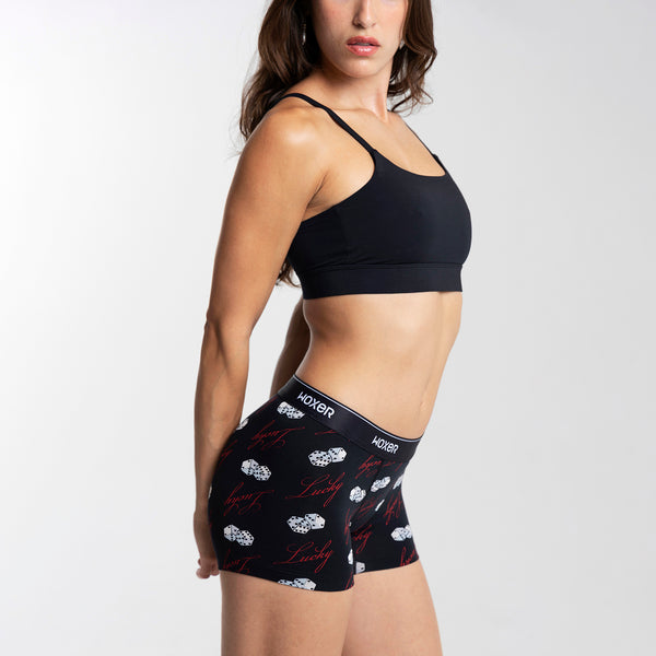 Dayana wears a size S