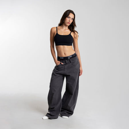 Dayana wears a size S