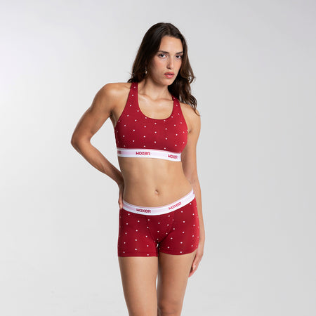 Dayana wears a size S