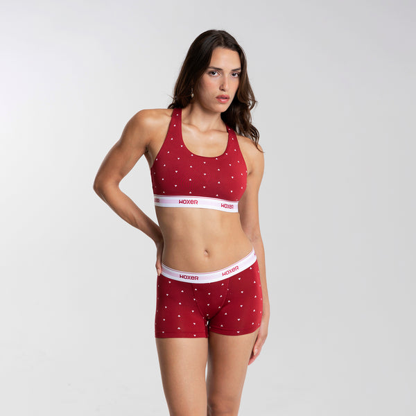 Dayana wears a size S